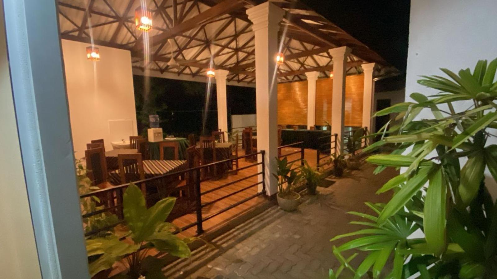 Premium Cottages B&B Kurunegala Exterior photo